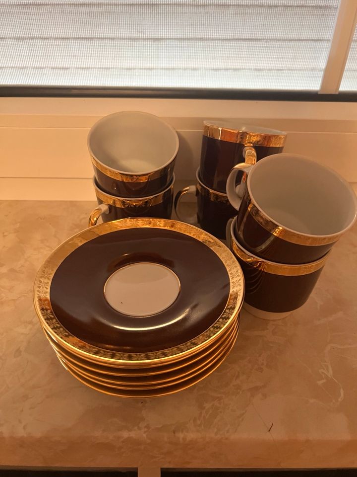Kaffeetassen Unterteller Service Porzellan braun Gold in Dahme/Mark