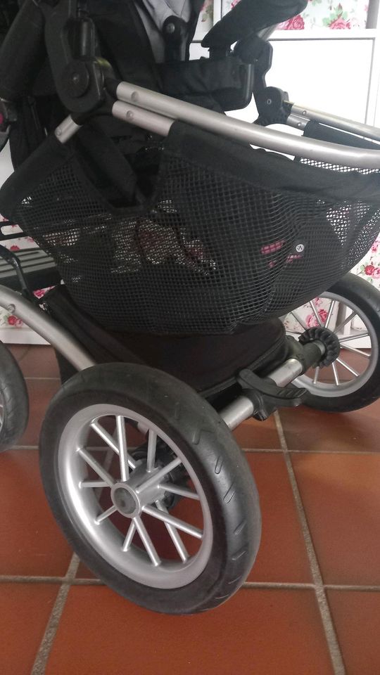 Kinderwagen Mutsy Sportwagen Kombi schwarz 4Rider ABC Top! in Geldern