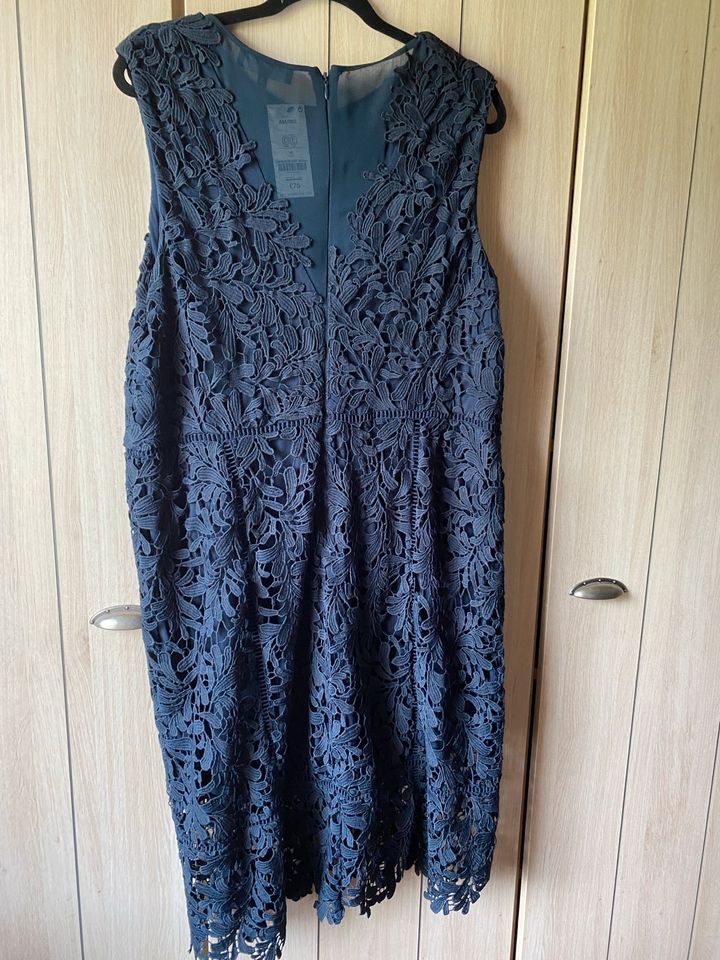 Spitzenkleid, Gr 50, neu mit Etikett in Bleialf 