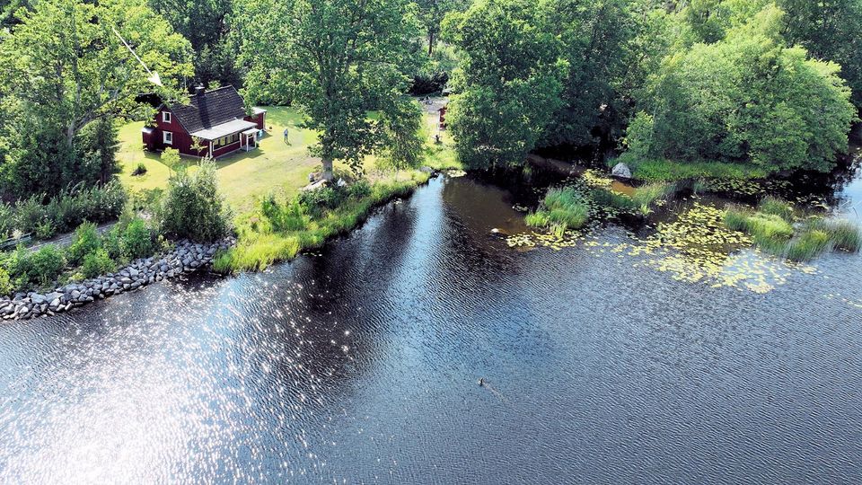 Ferienhaus in Schweden mieten – Wassergrundstück mit Alleinlage, direkt am Fluss Emån in Südschweden - 25 Meter, von der Haustür bis zur Wasserkante. in Osterholz-Scharmbeck