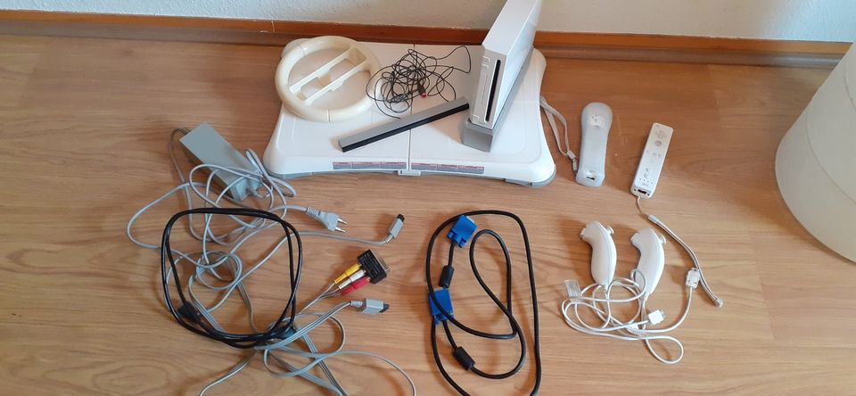 Nintendo Wii + Spiele + Zubehör in Burscheid