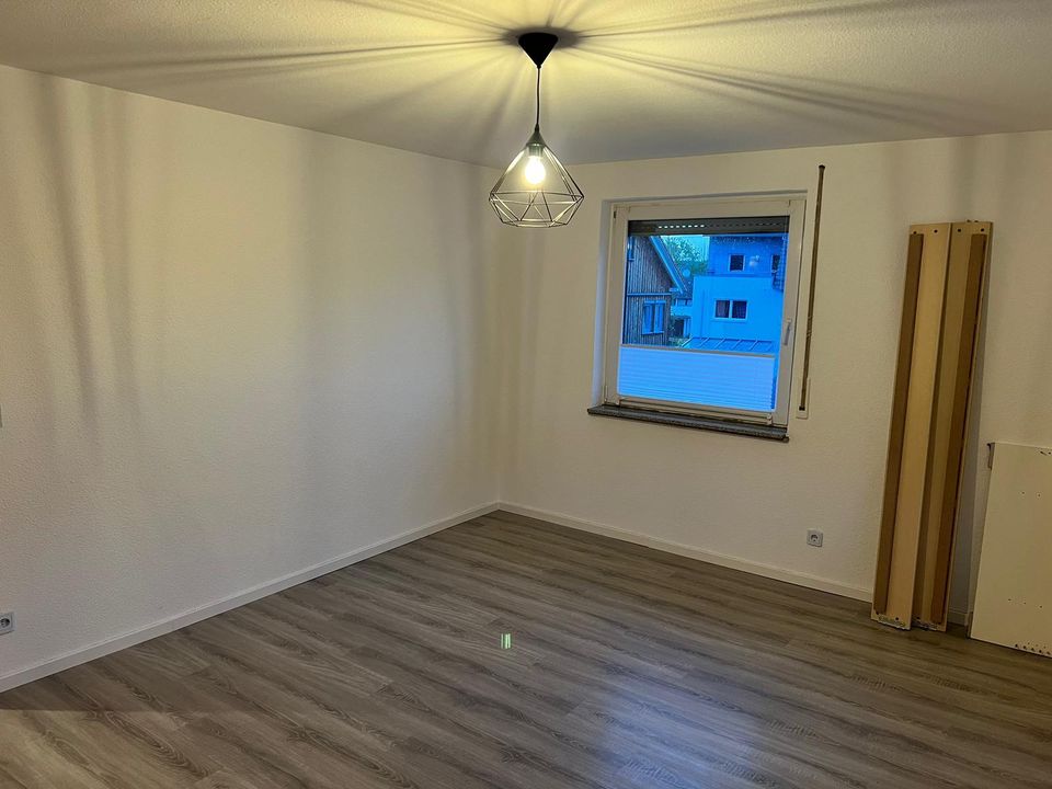 4-Zimmer Wohnung / 98qm / 1. OG / Balkon / saniert in Gärtringen