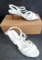 Sandalen Sandaletten City Walk Schuhe weiß Gr. 39 Sachsen - Lommatzsch Vorschau