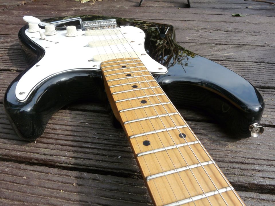 ⭐ Gitarre Cheri Strat 1993 Made Korea ⭐one piece Maple Neck⭐TOP in Helmstadt-Bargen