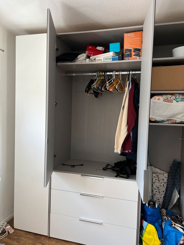 Kleiderschrank Weiß Spiegel in Hamburg