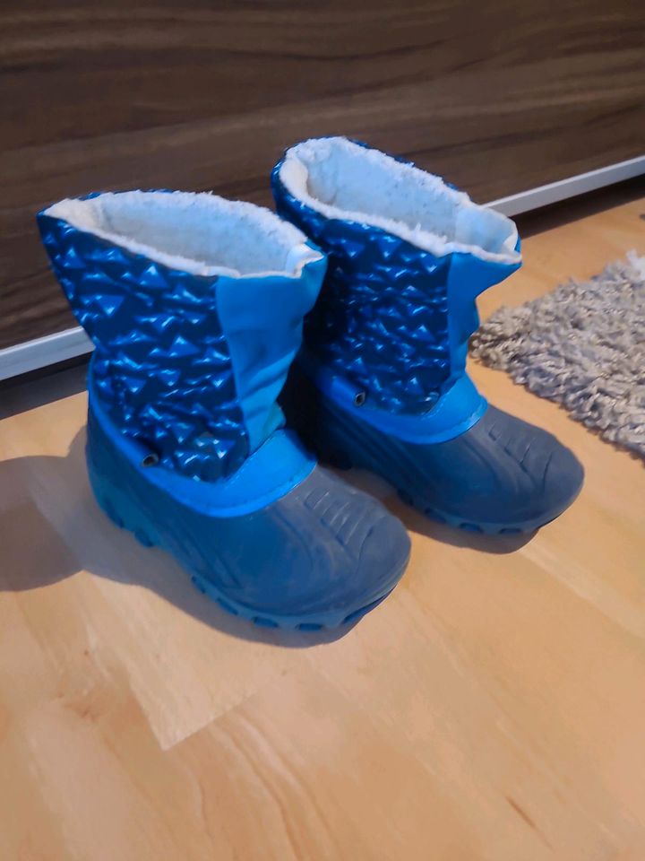 Winterstiefel gefüttert Größe 26 in Fraunberg