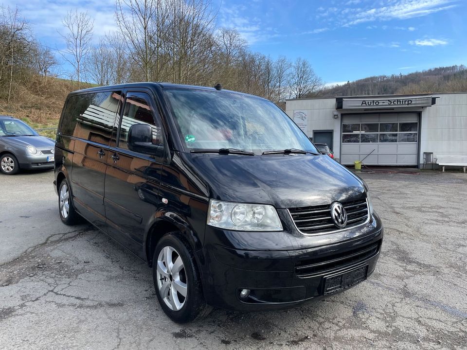 Volkswagen T5 Transporter Bus Multivan Comfortline in Gummersbach