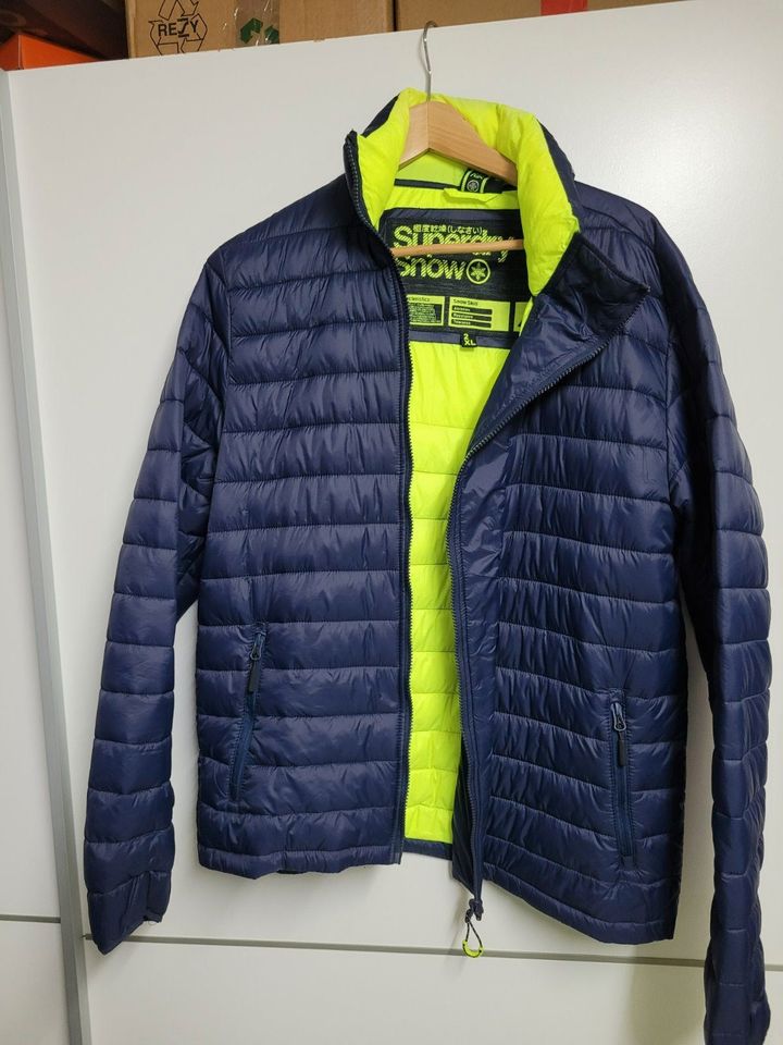 Superdry Snow Jacke mit Innenjacke blau neon gelb in Lorsch