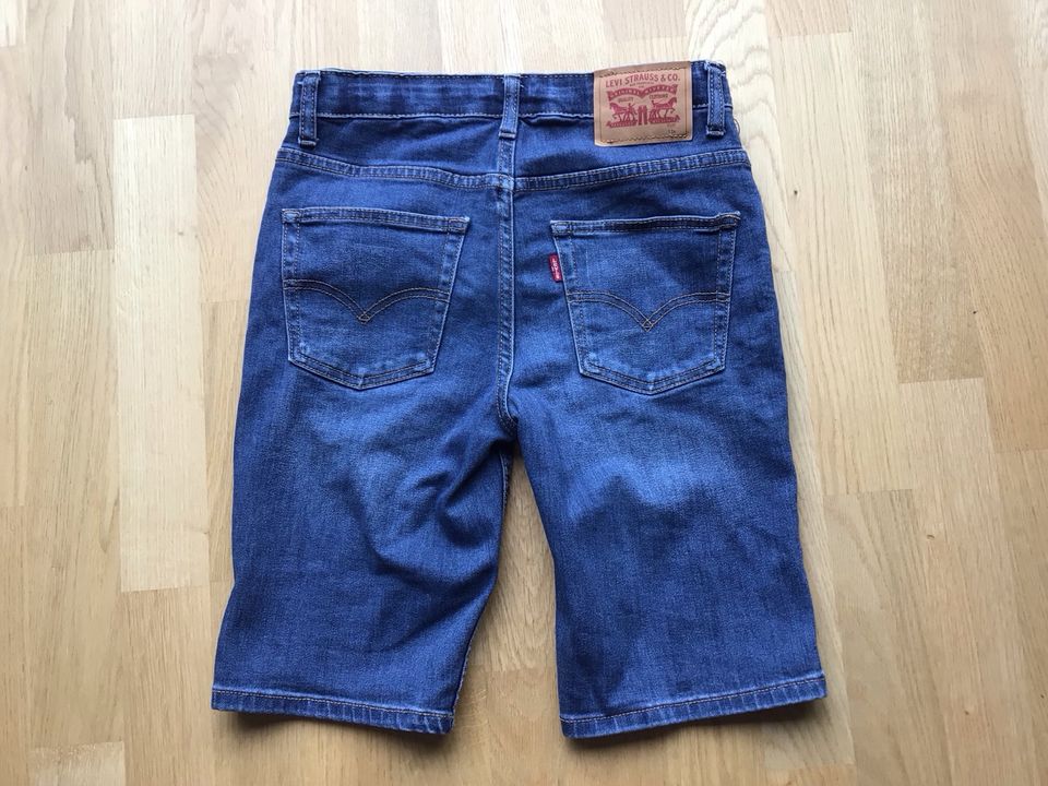 Levi’s kurze blaue Jeans in 152 - wie neu ! in Rodenbach