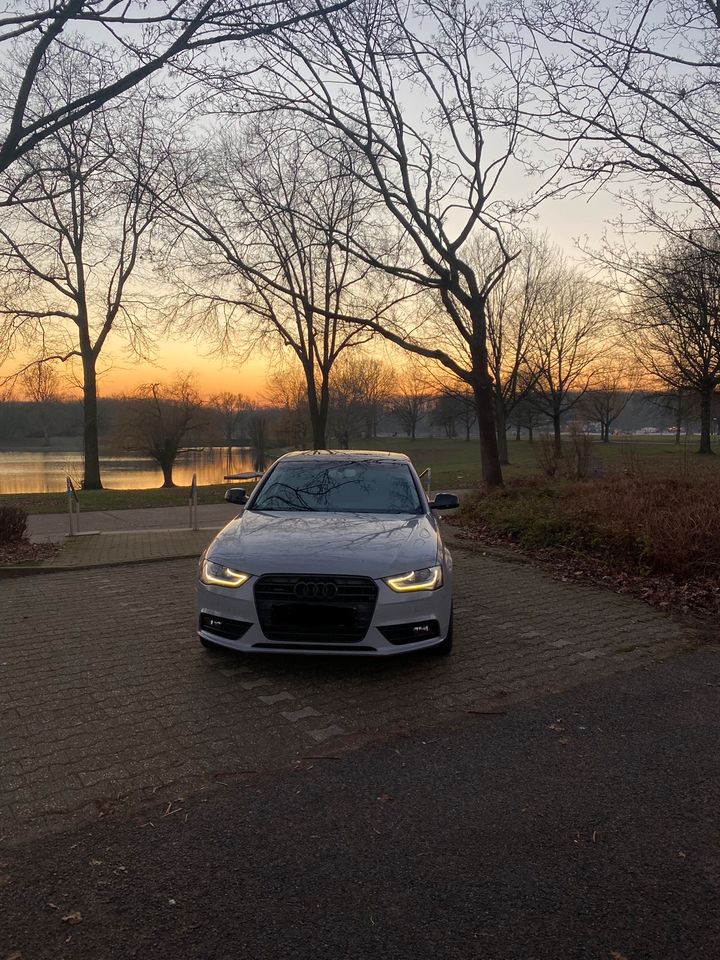 Audi A4 B8/ 8.5 Quattro S-Line in Köln