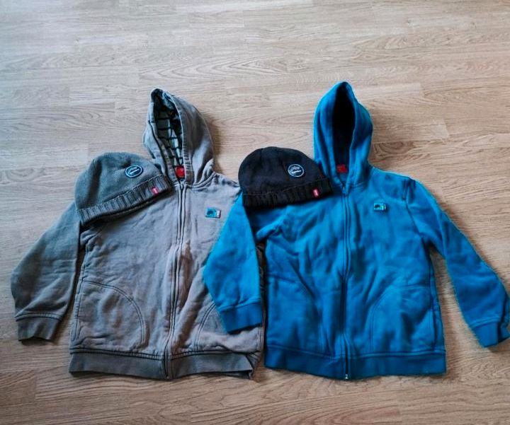 Esprit Dino Sweatshirt Jacke 2x 140 146 Mütze Pullover Set in Wittmund