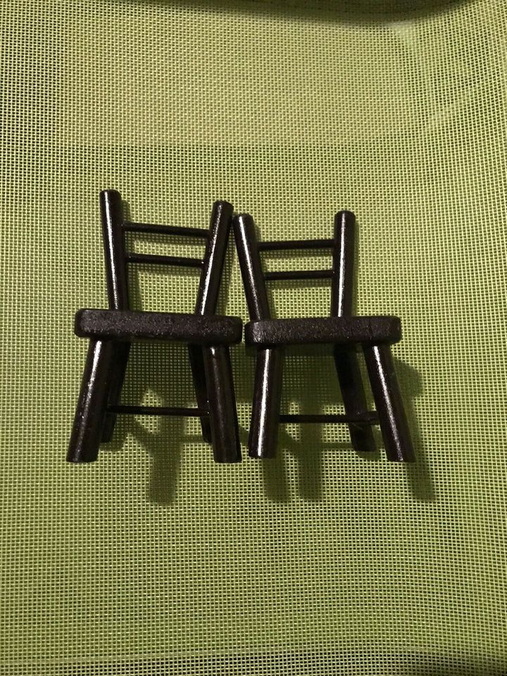 2 kleine Stühle Kinderspielzeug in Hagenbach