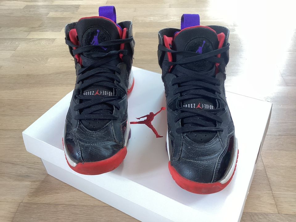 Nike Air Jordan, Jumpman Two Trey, Gr. 40 in Frankfurt am Main