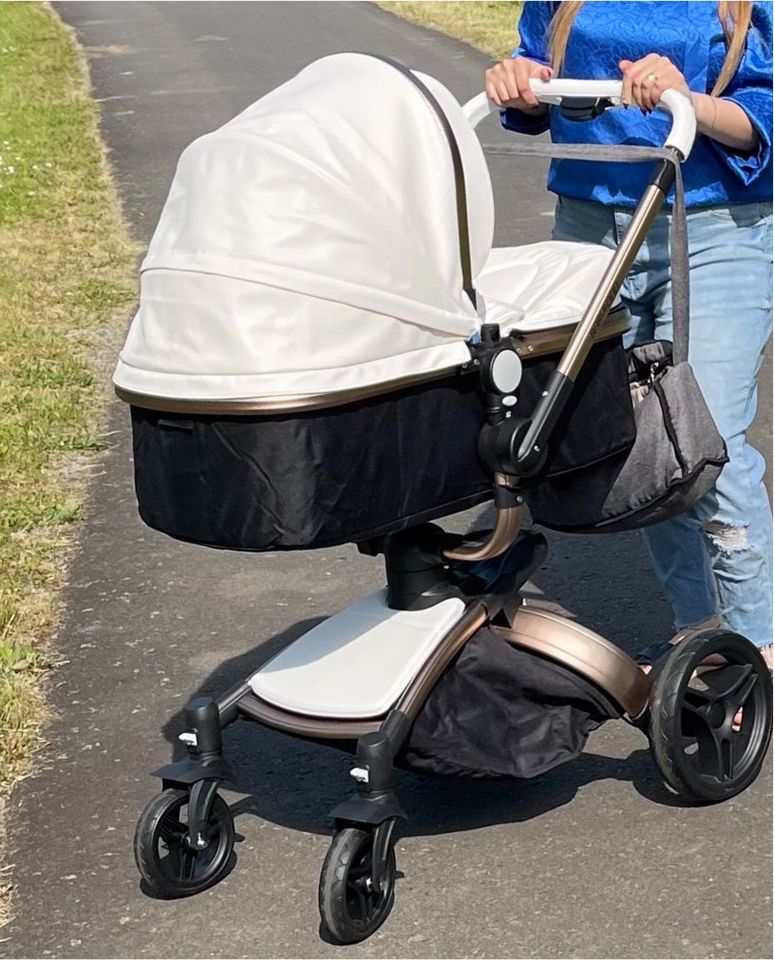 Neue Kinderwagen 3in 1 in Niederbreitbach