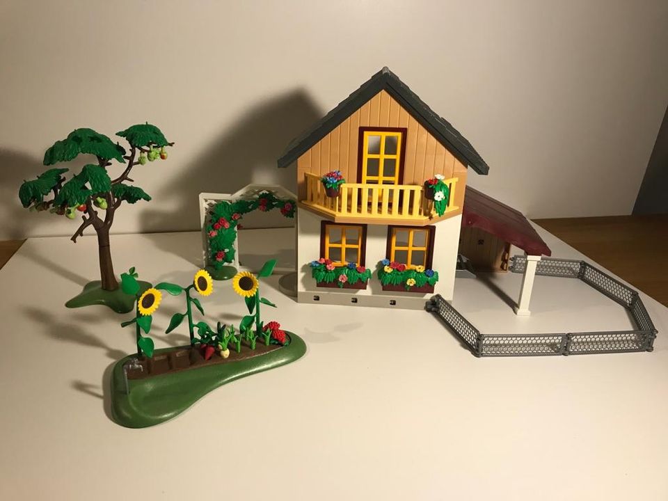 Playmobil Bauernhaus mit Hofladen 5120 in Borsdorf