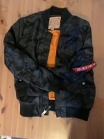 Alpha Industries Jacke grau/schwarz Gr. M Berlin - Reinickendorf Vorschau