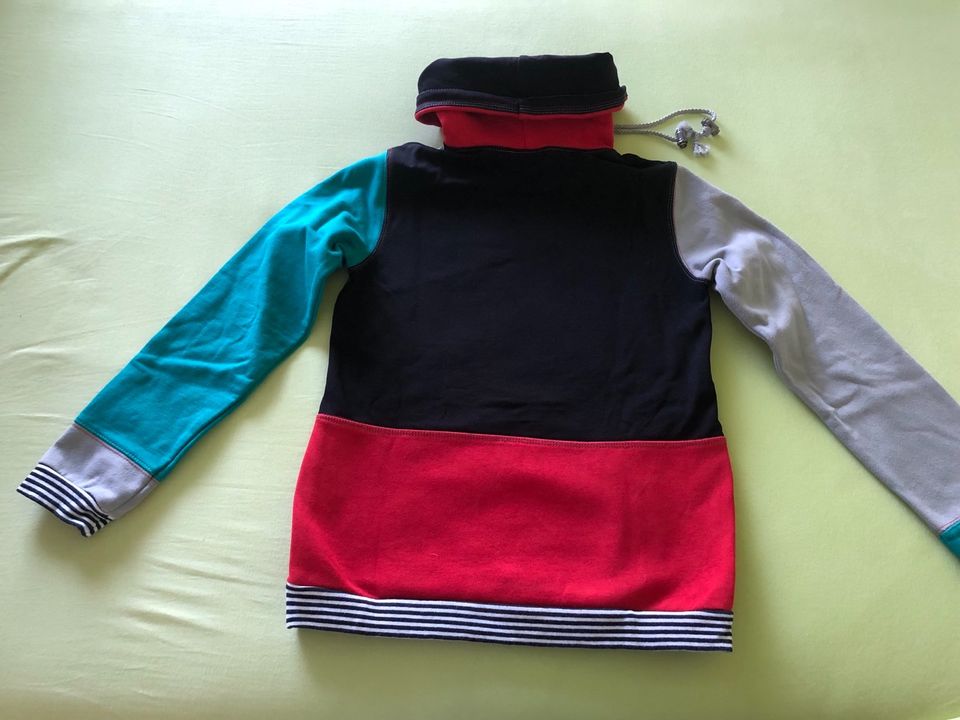 Sweatshirt / Pullover , Gr. 134 in Baunatal