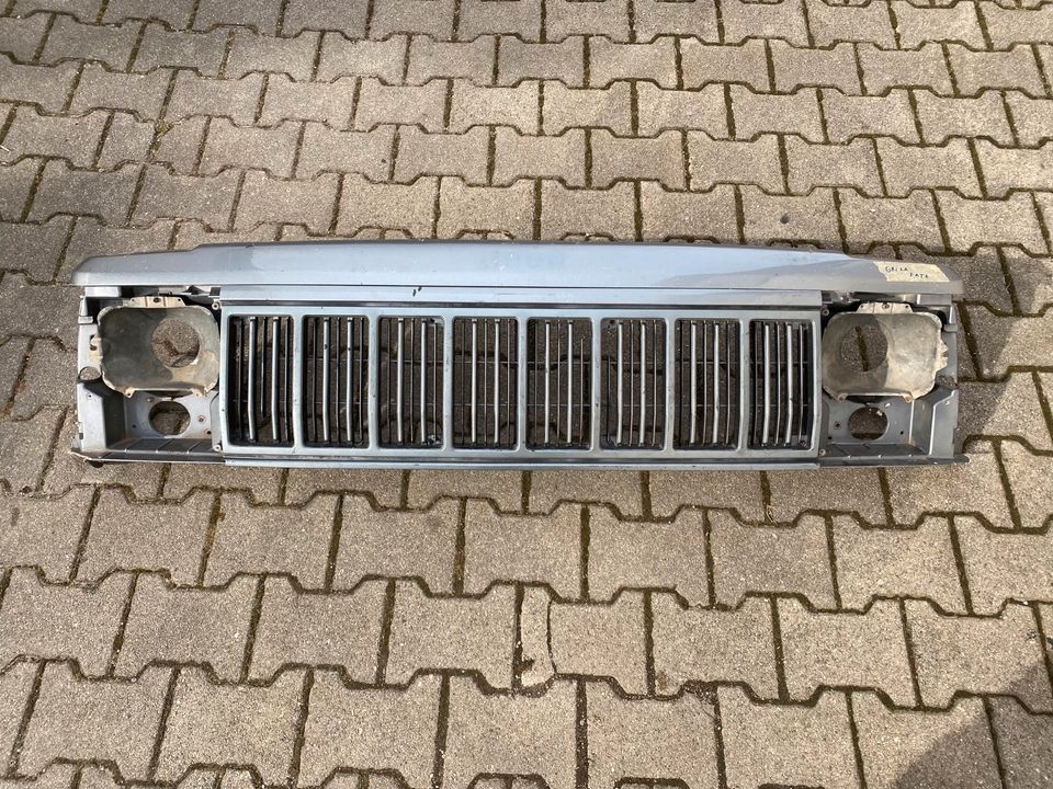 Jeep Cherokee XJ Grill Lampenträger Front in Eggenfelden