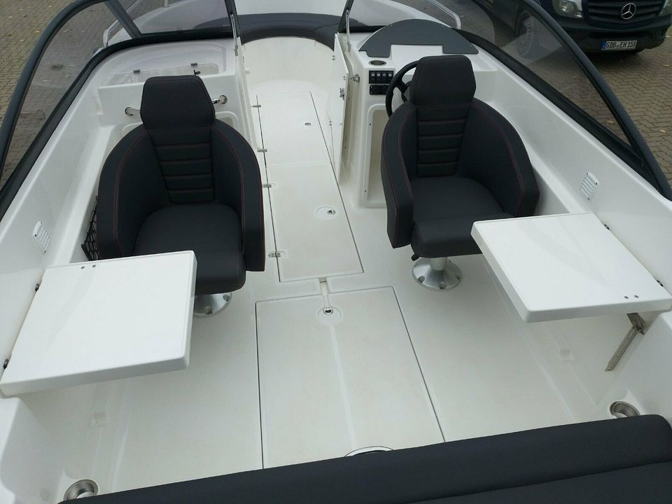 Motorboot Sportboot 6020 Bowrider Mercury 150 PS + Trailer Neu in Hohen Wangelin