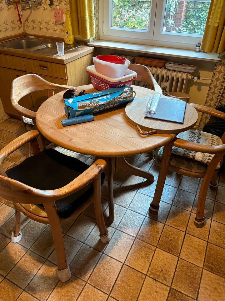 Tisch mit 4 Stühle zu verkaufen in Bendorf