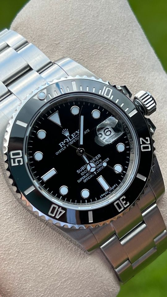 Rolex Submariner Date, 116610LN Box und Papiere, wie neu in München