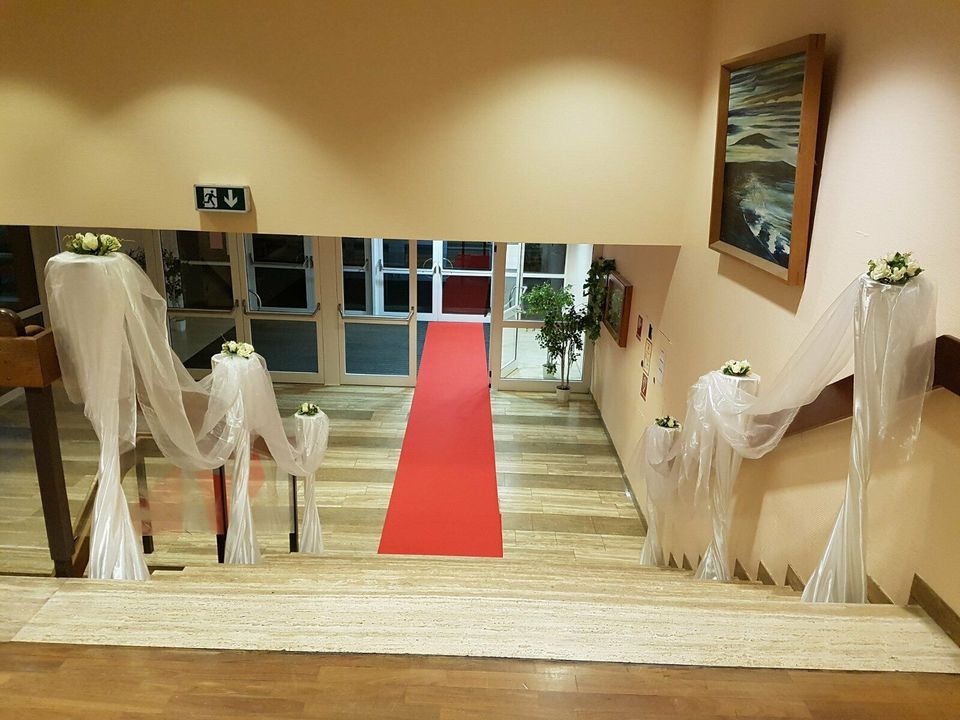 Roter - Weißer Teppich mieten Hochzeitsdeko  Deko freie Trauung ! in Gudensberg