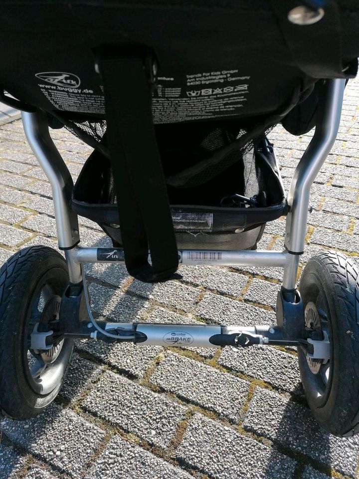 Kinderwagen TFK Joggster mit Baby-Wannen und Zubehör in Sprockhövel