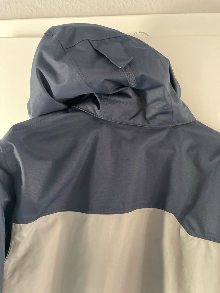 Regenjacke Gr. 170/176, Wanderjacke S, Quechua, Decathlon in Wiesbaden