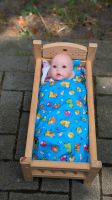 Puppenbett Echtholz mit Babypuppe Niedersachsen - Cuxhaven Vorschau