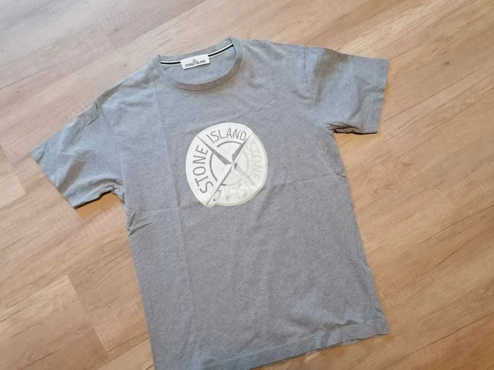 Stone Island T-Shirt in Grau Größe : M -Original- *TOP * in Chemnitz