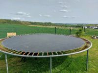 Grosses Trampolin Hessen - Niddatal Vorschau