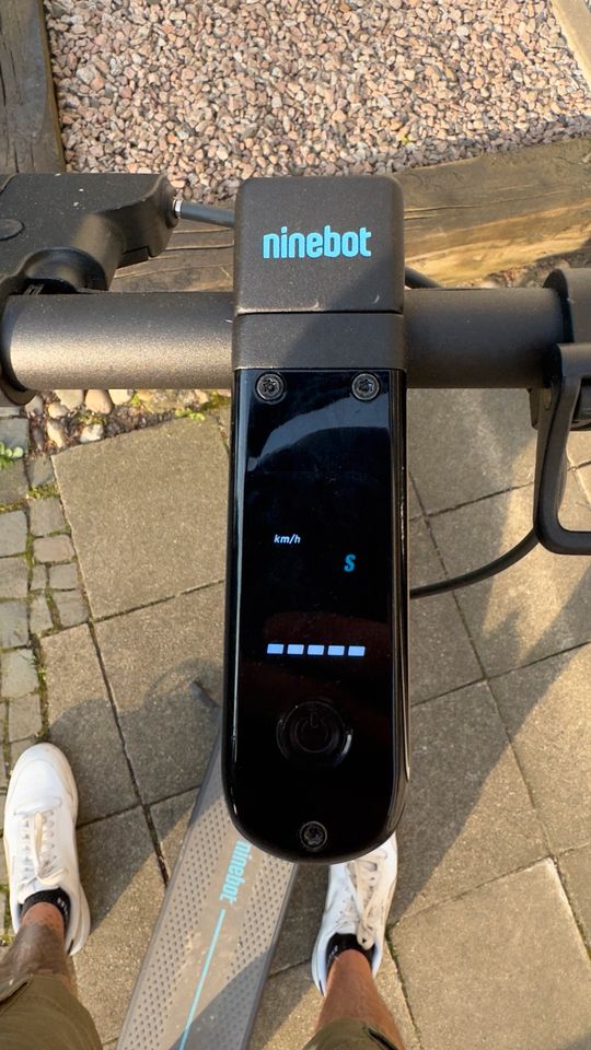 NINEBOT KICKSCOOTER MAX G30D I E-Scooter in Bochum