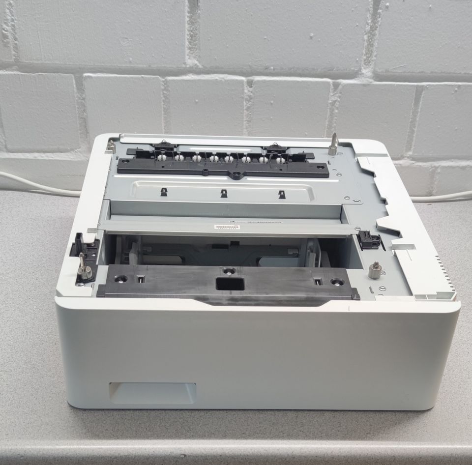 HP Papierzufuhr CF404A 550 Blatt für LaserJet in Oberhausen