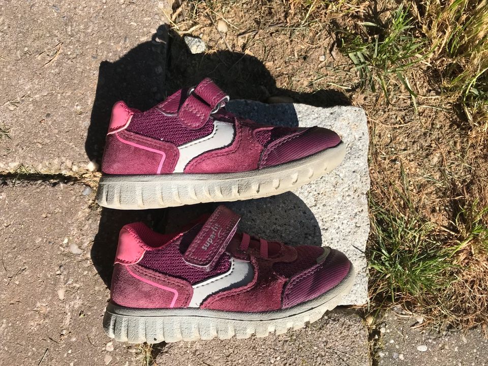 Adidas Kinderschuhe 23 Superfit in Mallersdorf-Pfaffenberg