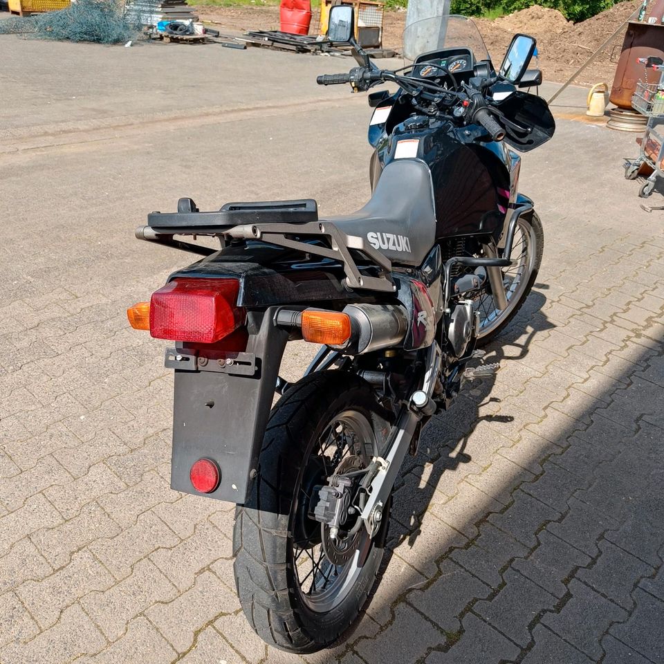 Suzuki DR 650 RS Dual Sport in Losheim am See