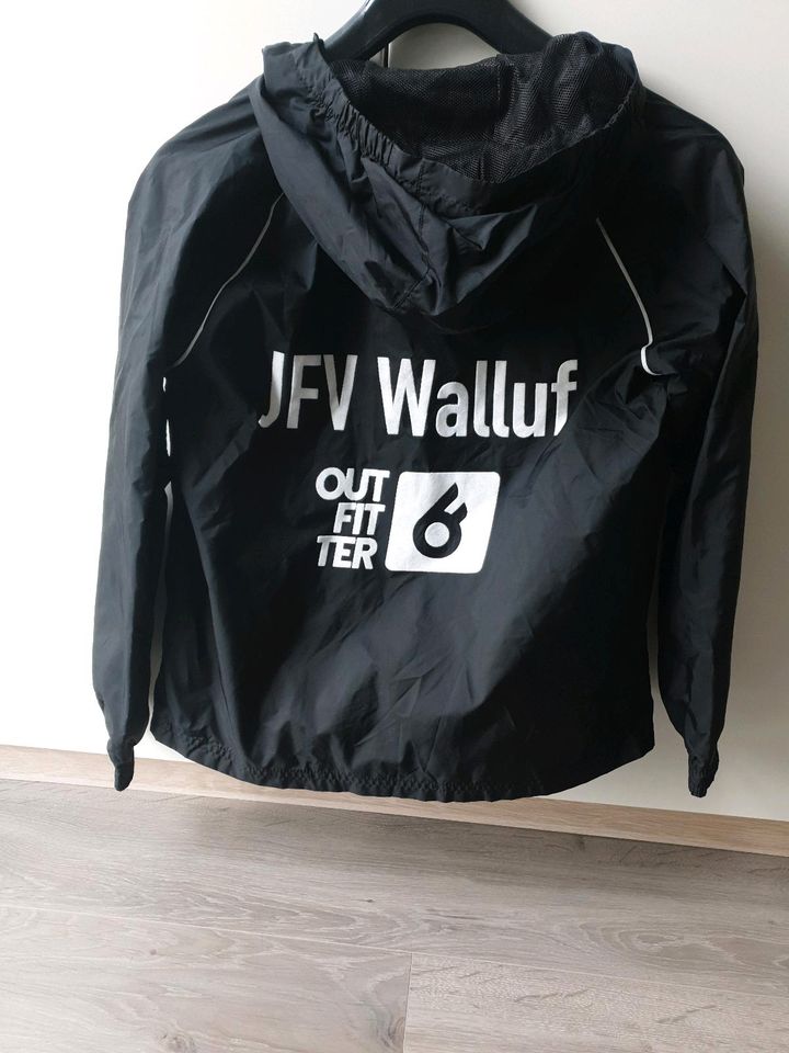 Adidas Regenjacke 140 JFV Walluf in Eltville