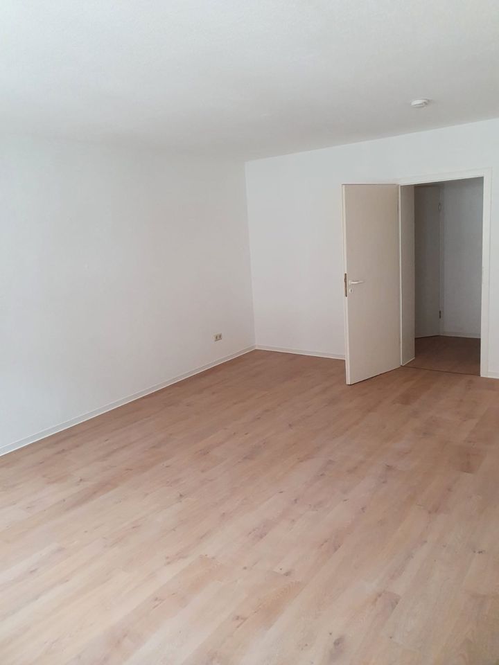 großzügige 2-Raum Wohnung mit 78 qm ab sofort verfügbar in Sangerhausen