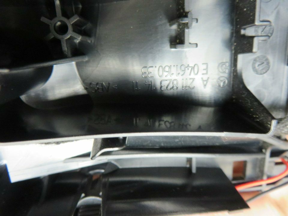 Mercedes E W211 Halteplatte Kontaktplatte  2118231411 2048201211 in Neutraubling