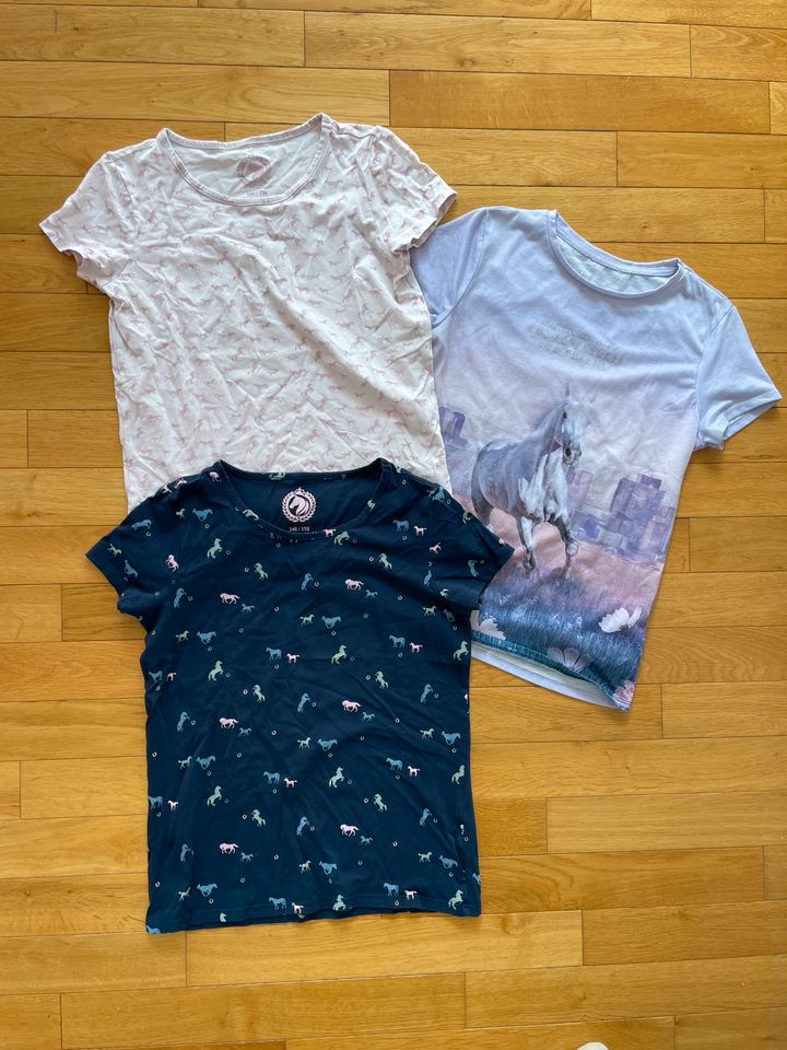 3 T-Shirts für Pferdefans in 146-152 Kurzarm Tchibo H&M in Leipzig