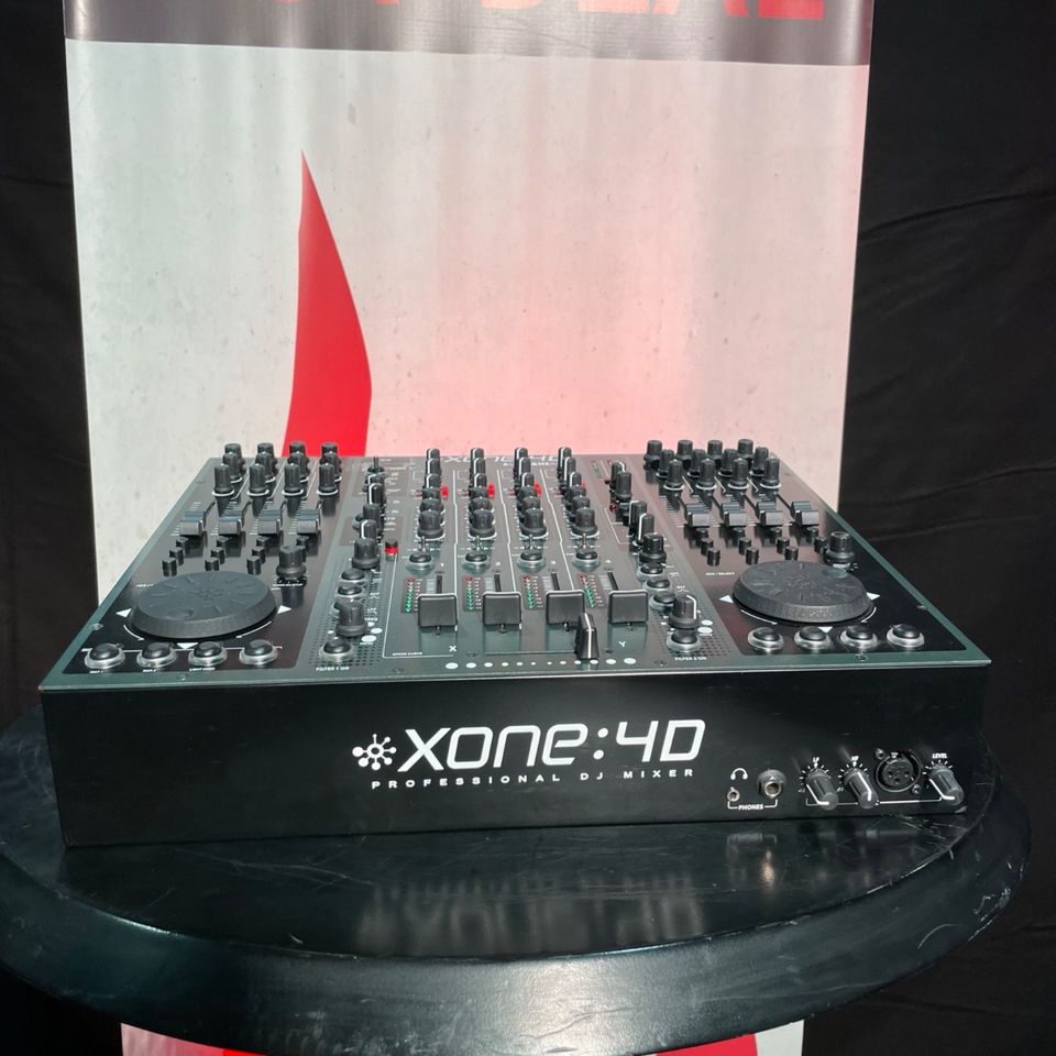 Allen & Heath XONE:4D B-Ware in Cloppenburg