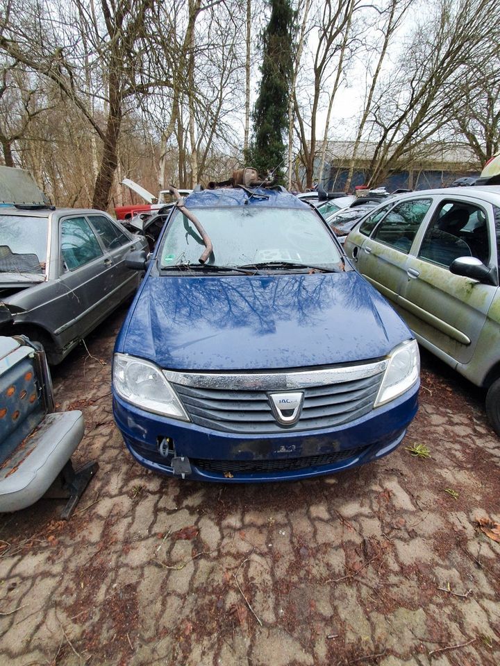 Dacia Logan Schlachtfest Ersatzteile Blau Bj.2009 Benzin in Bremervörde