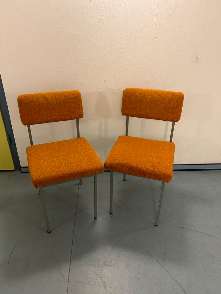 6 DDR Stühle in Magdeburg