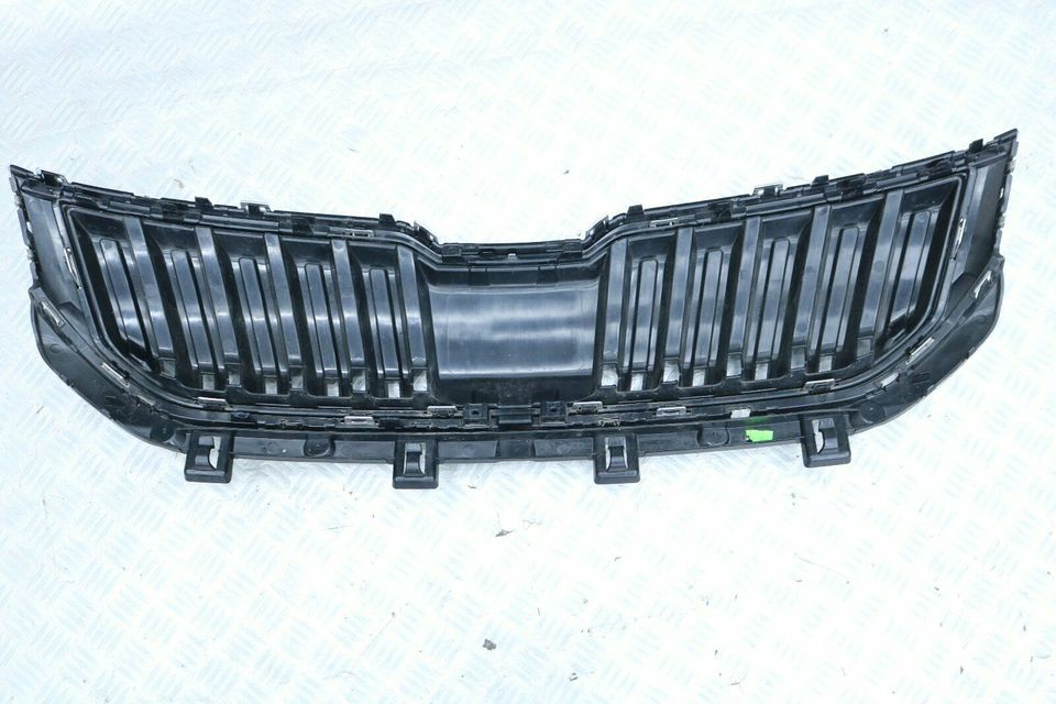 Skoda Karoq 57A Gitter Grill Kühlergrill vorne Original 57A853653 in Radeberg