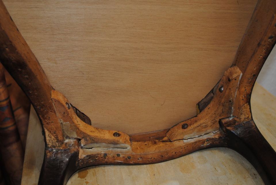 4 edle stabile hochwertig geschnitzte Rokoko Stühle in Mainaschaff