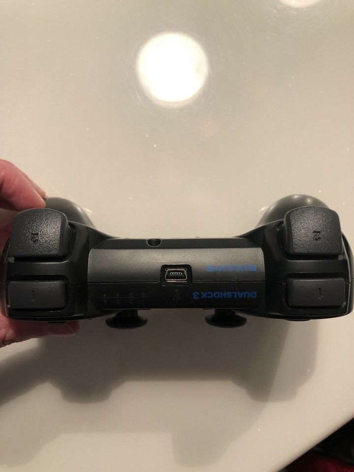 PlayStation 3 & 1 Dualshock Controller in Hornberg