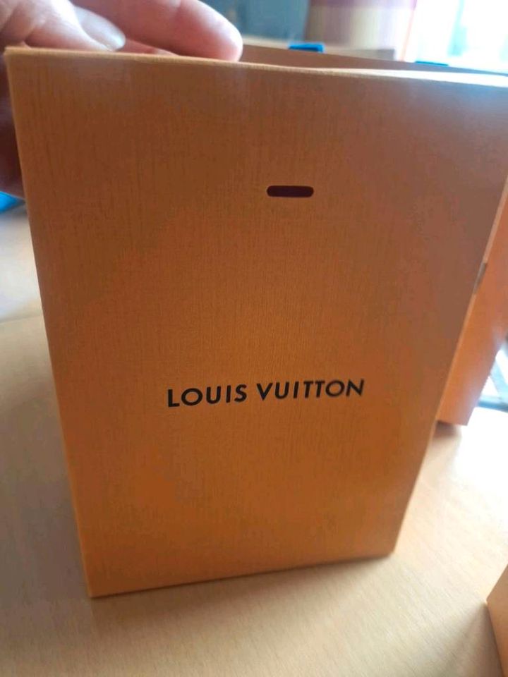 Original Louis Vuitton Tragetasche u. Geschenkverpackung in Mannheim