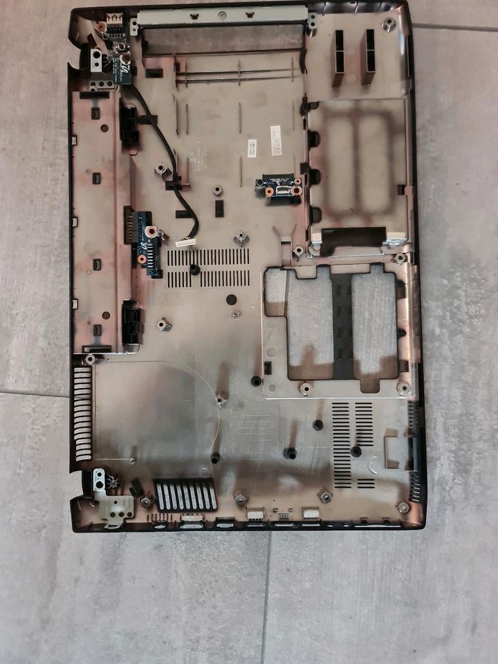 Samsung r780 Gehäuse unter Seite in Eschwege