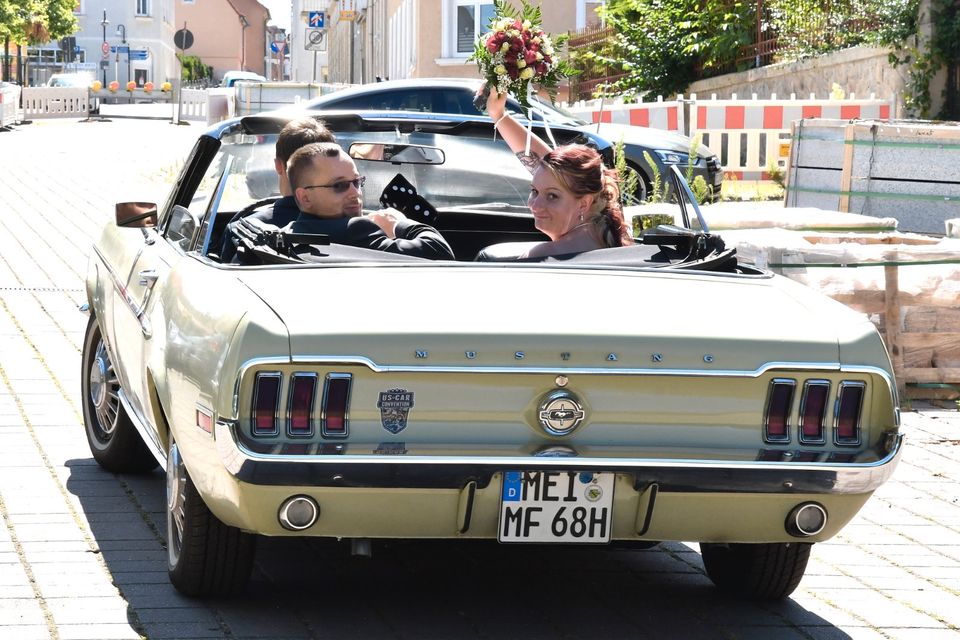 Hochzeitsauto Oldtimer Ford Mustang 1968 Cabrio inkl. Chauffeur in Weinböhla