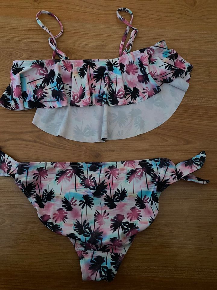 H&M Mädchen Bikini, bunte Palmen, Gr. 170, wie neu in Dußlingen