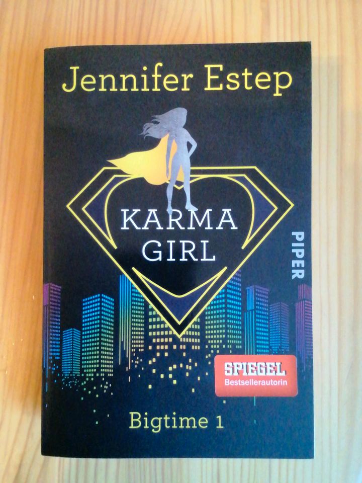 Karma Girl. Jennifer Estep. Bigtime 1. in Warburg